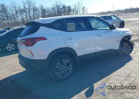 2021 Kia Seltos Lx z USA, uszkodzony, nr VIN KNDEPCAA4M7137546